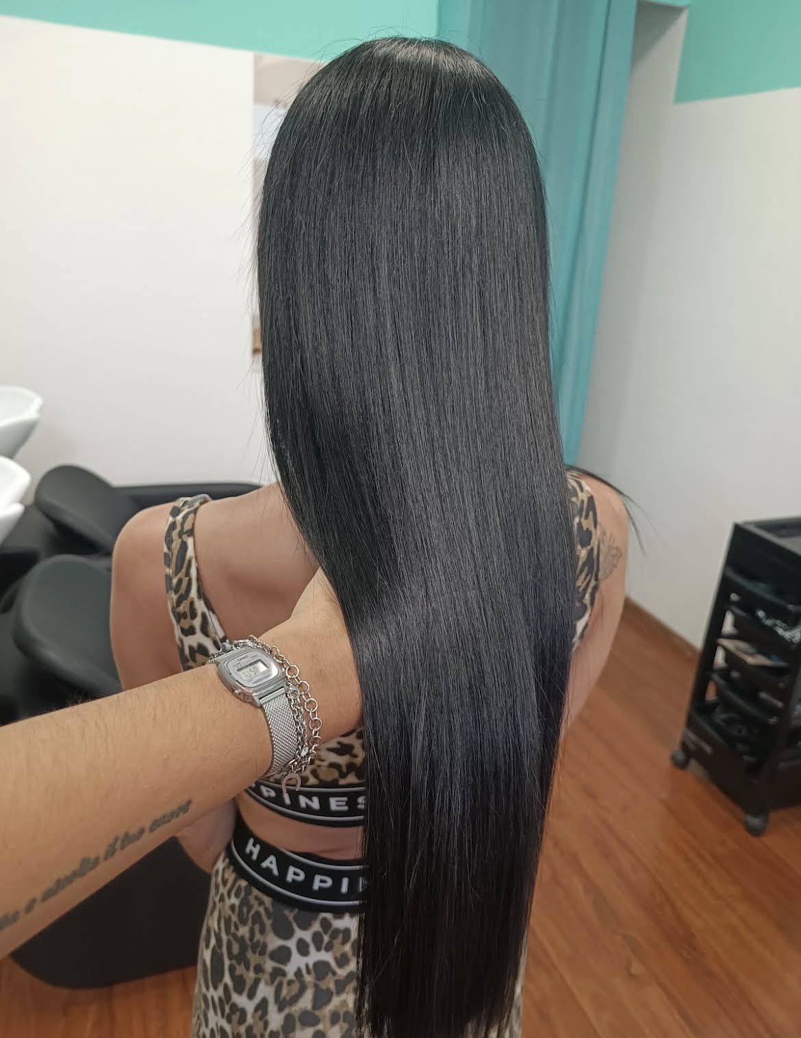 Capelli lisci nero corvino lucidissimi e setosi